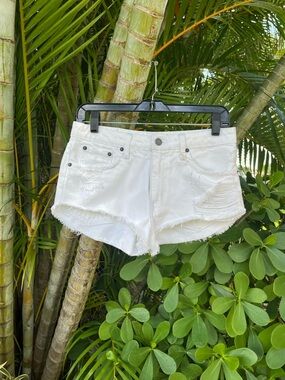 Carmar Women's White Jean Shorts Size 25 $178 value